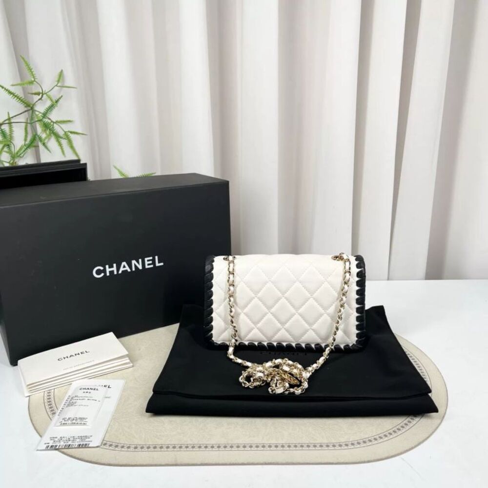 Chanel Women Pre-Loved Bag Very Good Condition